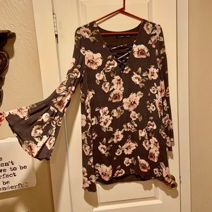 Blu Pepper Floral Dress ‼️DONATING on 4/13/19.